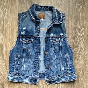 AE Denim Vest